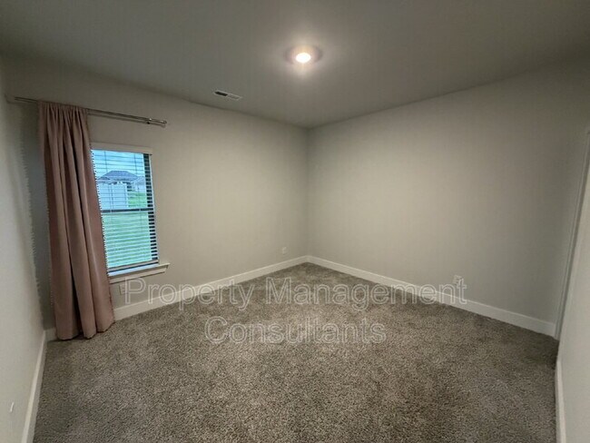Building Photo - 14872 Demarie Ln
