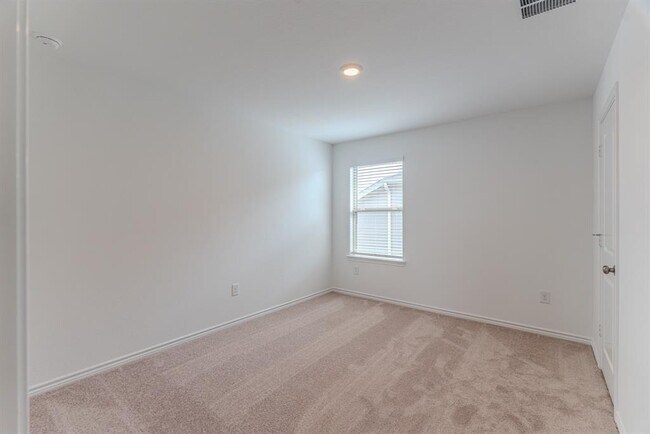 Building Photo - 15178 Cyn Rpds Rd