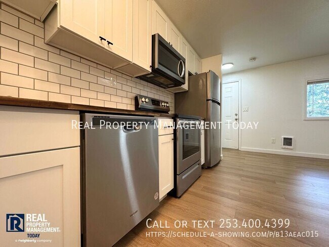 Building Photo - 7619 Douglas St W