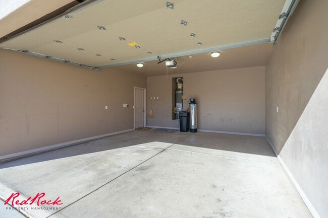 Building Photo - 484 N 2480 W