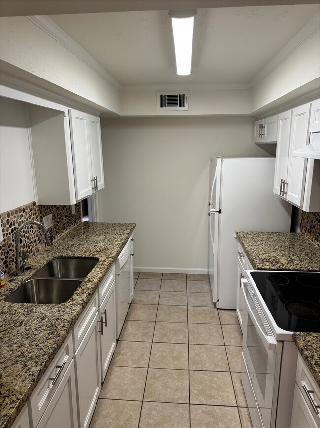 Building Photo - 139 Phanturn Ln