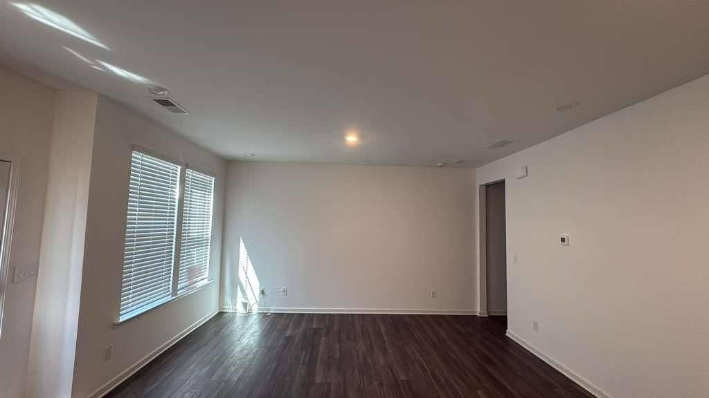 Building Photo - 145 Star Ct