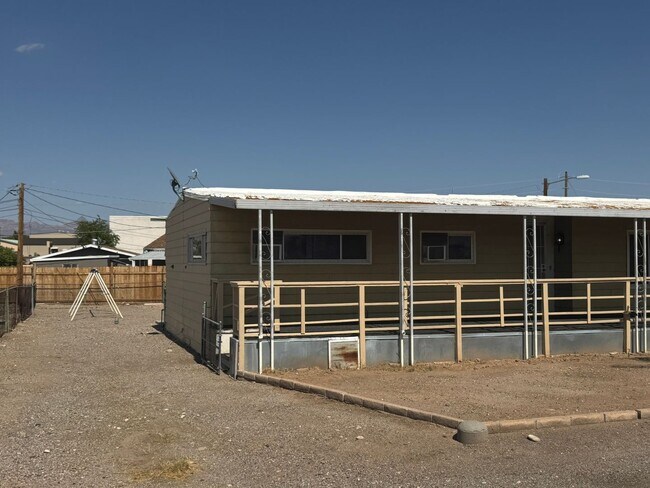 Building Photo - Large Customized 2 Bedroom Manuf Home w/Bonus Room= 3 total bedrooms