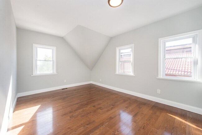 Building Photo - 894 AVENUE C