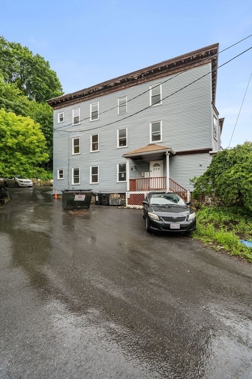 Building Photo - 570 Washington St