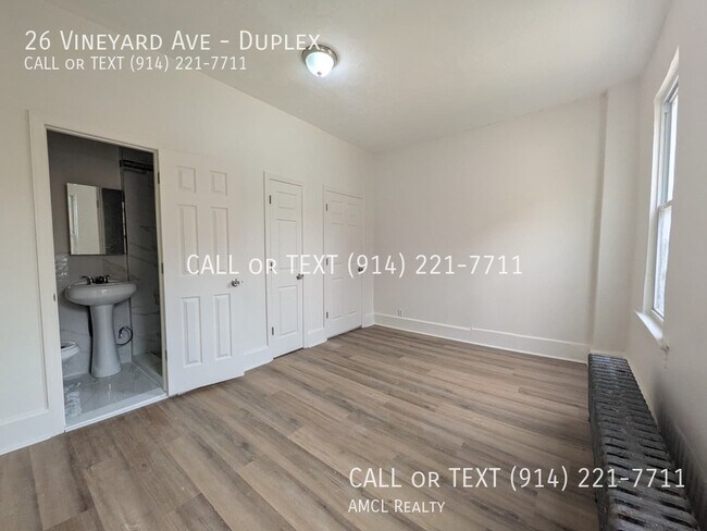 Building Photo - 26 Vineyard Ave