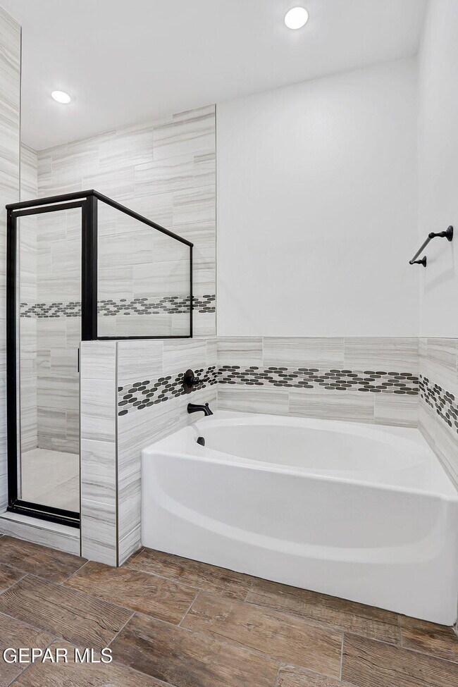 Building Photo - 14937 Tierra Fortaleza Ave