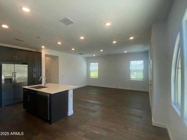 Building Photo - 4077 S Sabrina Dr