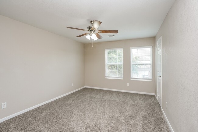 Building Photo - 14815 Hillside Woods Ct