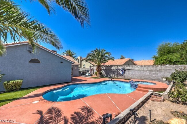 Building Photo - 4402 Cassandra Dr