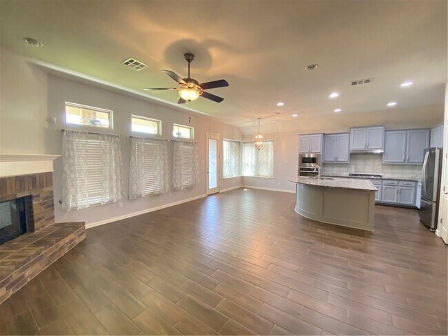 Building Photo - 3445 Francisco Way