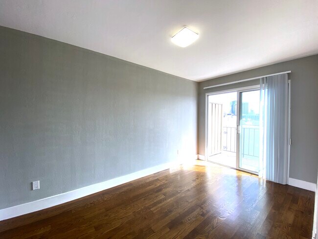 Building Photo - 155 Haight St