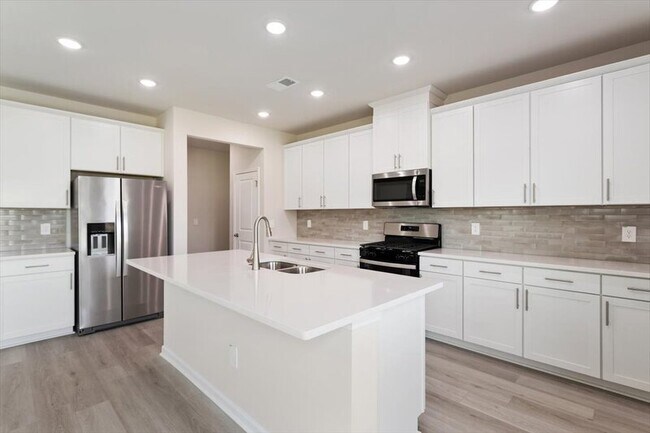 Building Photo - 147 White Birch Ln