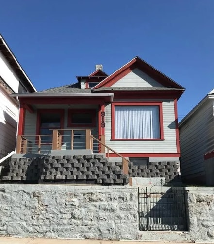 Building Photo - 919 W Woolman St