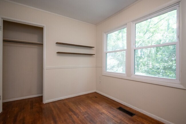 Building Photo - 175 Habersham Way