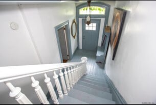 Building Photo - 116 9th St