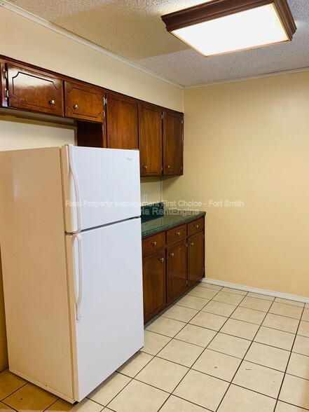 Building Photo - 3305 Grinnell Ave