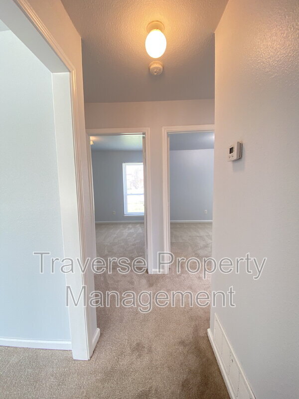 Building Photo - 2420 Springridge Dr