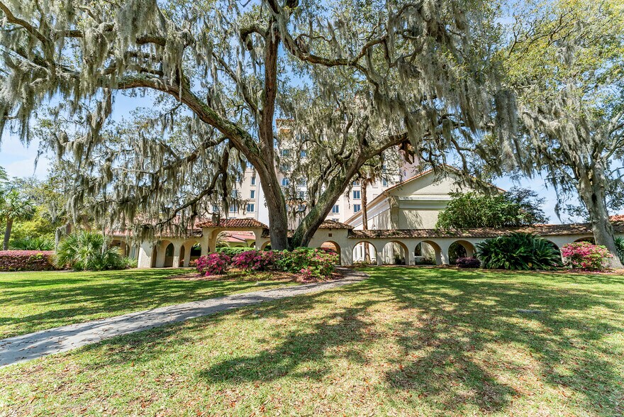 Building Photo - 700 Wilmington Island Rd