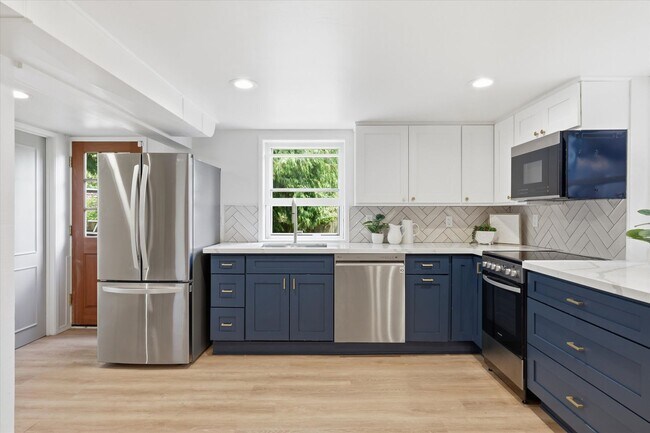 Building Photo - 4076 NE 87th St
