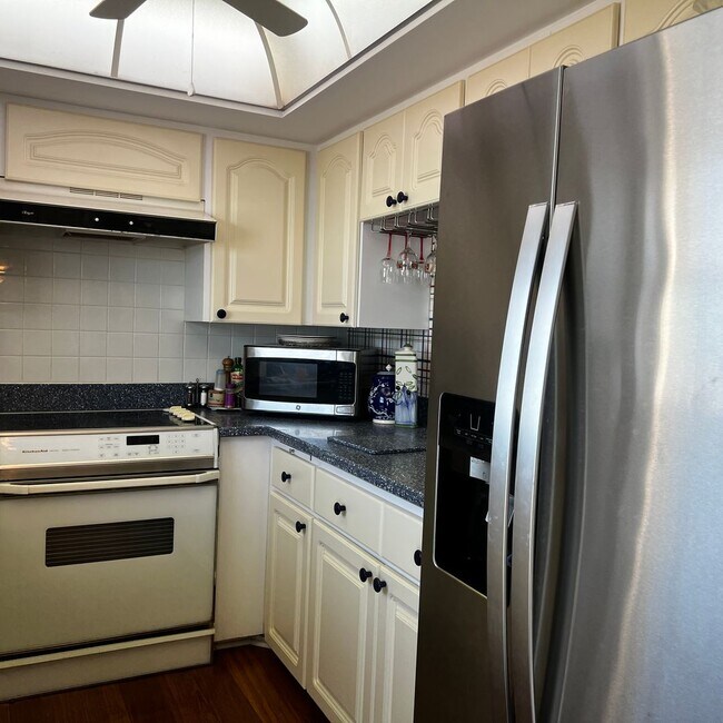 Building Photo - 1150 Tarpon Center Dr