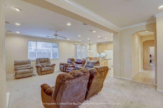 Building Photo - Desirable 4 bdrm 2 bth located in sought o...
