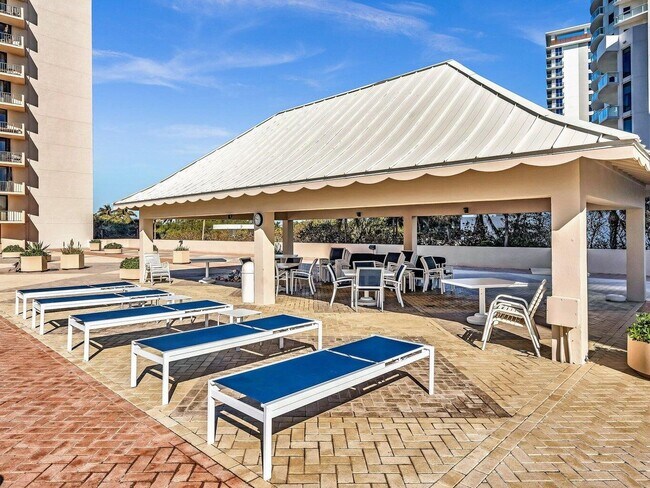 Building Photo - 4200 N Ocean Dr