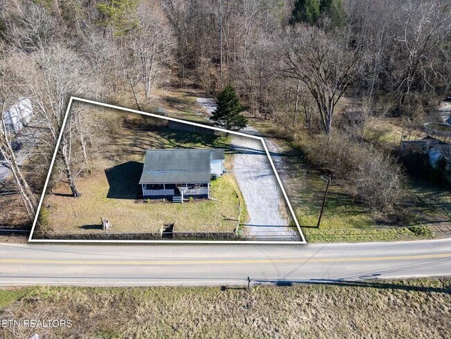 Building Photo - 614 E Brushy Valley Dr