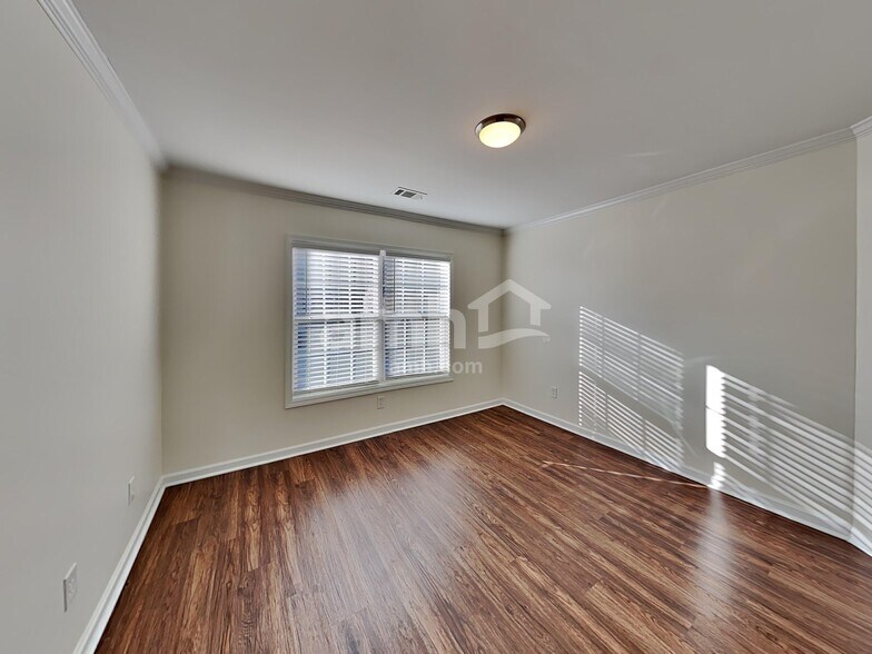 Building Photo - 132 Northbrooke Trace