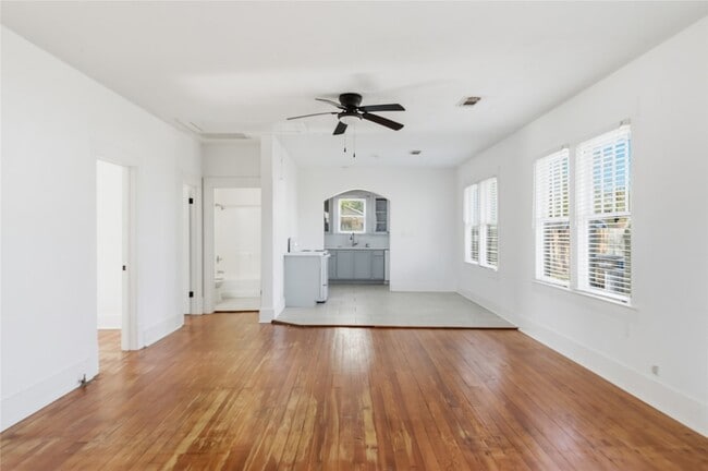 Building Photo - 3808 State Hwy 3