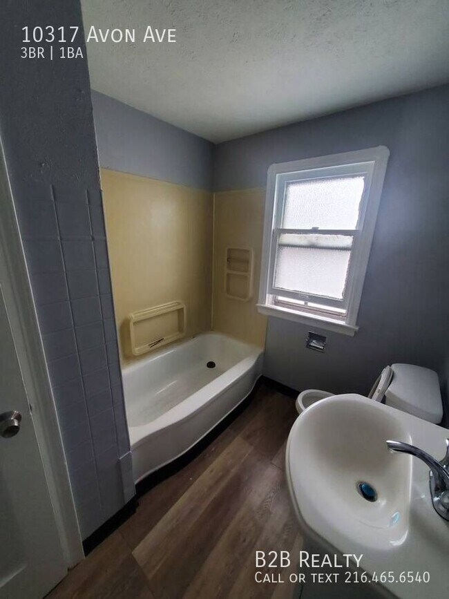 Building Photo - 10317 Avon Ave