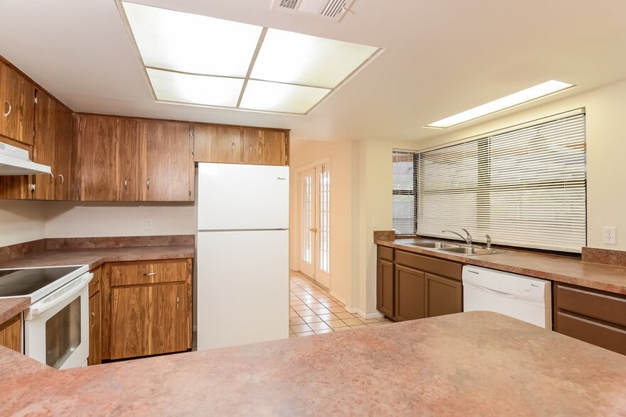 Building Photo - 7130 Arbor View Ln