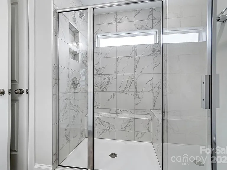 Shower - 4153 Black Ct
