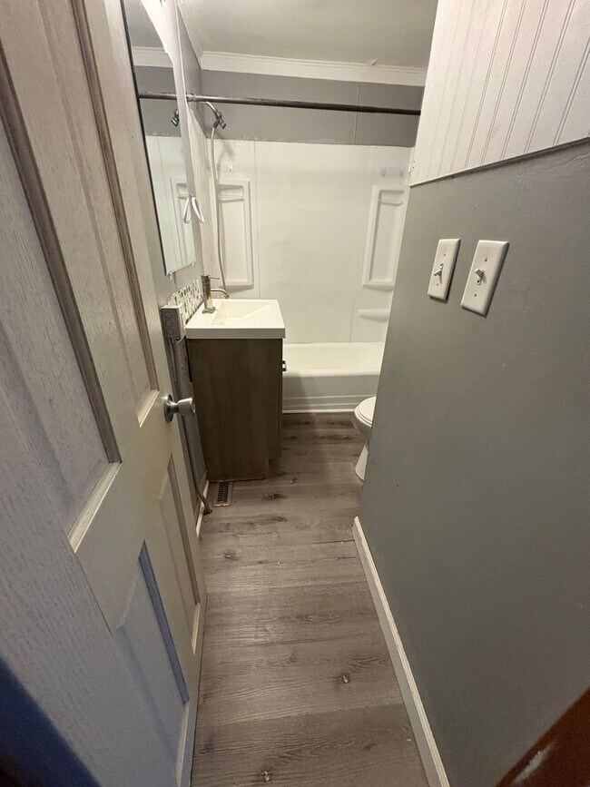 Building Photo - 1701 Onalaska Ave