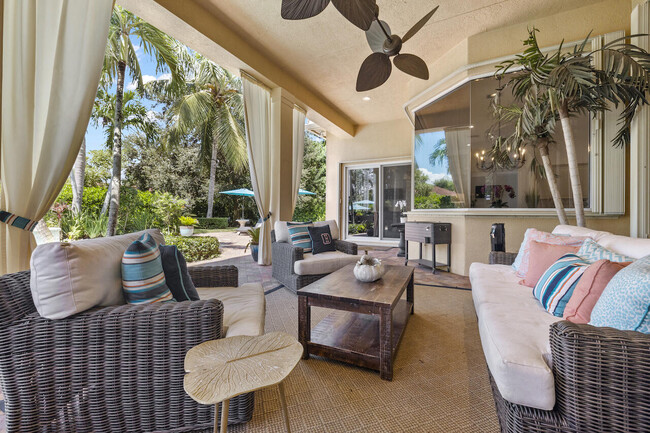 Building Photo - 15385 Meadow Wood Dr