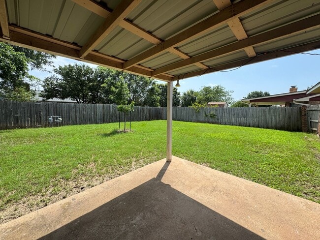 Building Photo - 4718 SE 47th- AVAILABLE NOW!