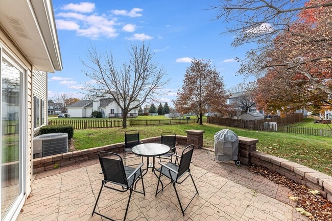 Building Photo - 2735 Skylane Dr