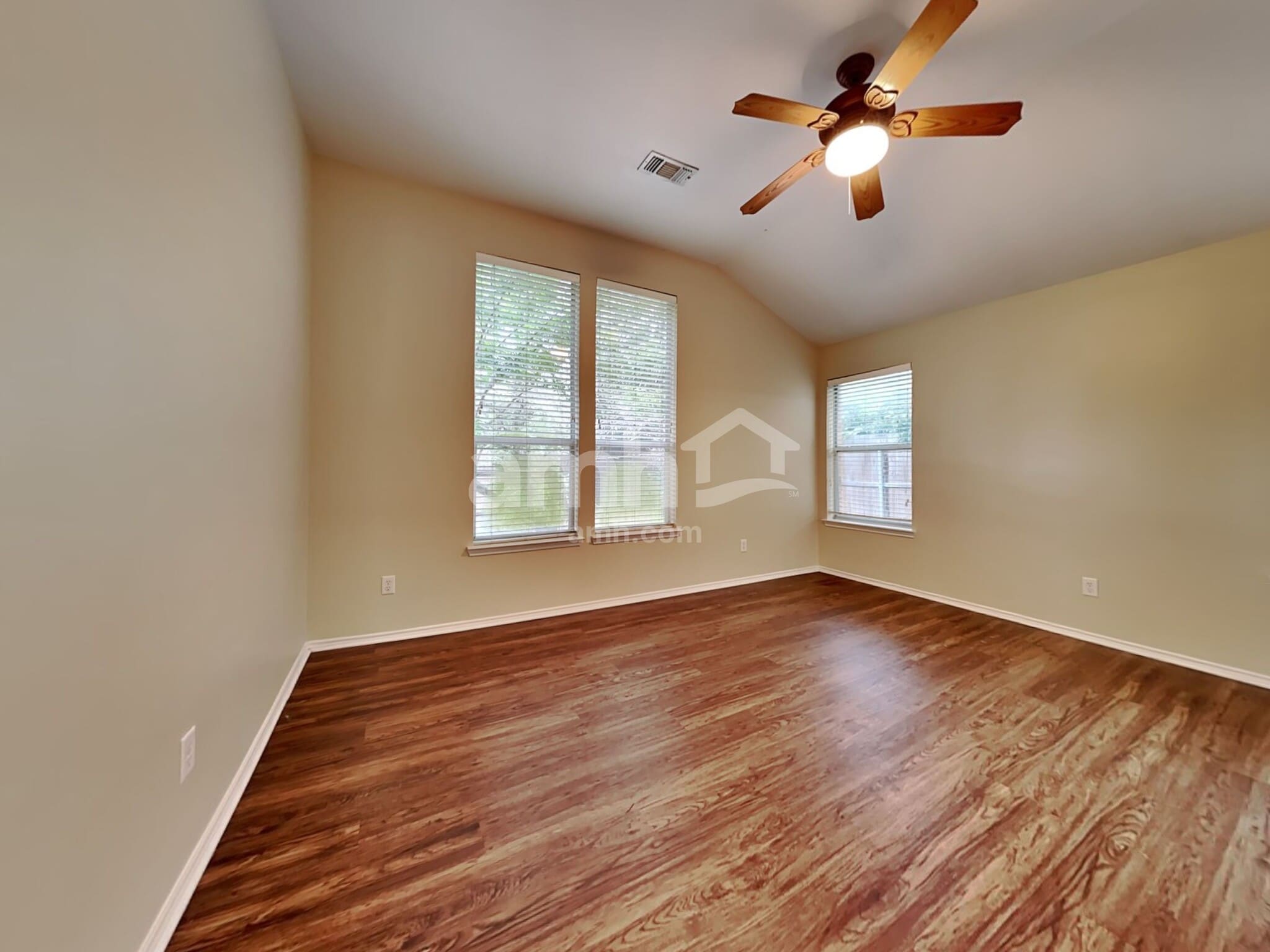 Building Photo - 809 Dixon Ln