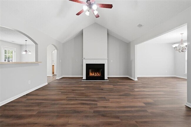 Building Photo - 465 Camella Cir