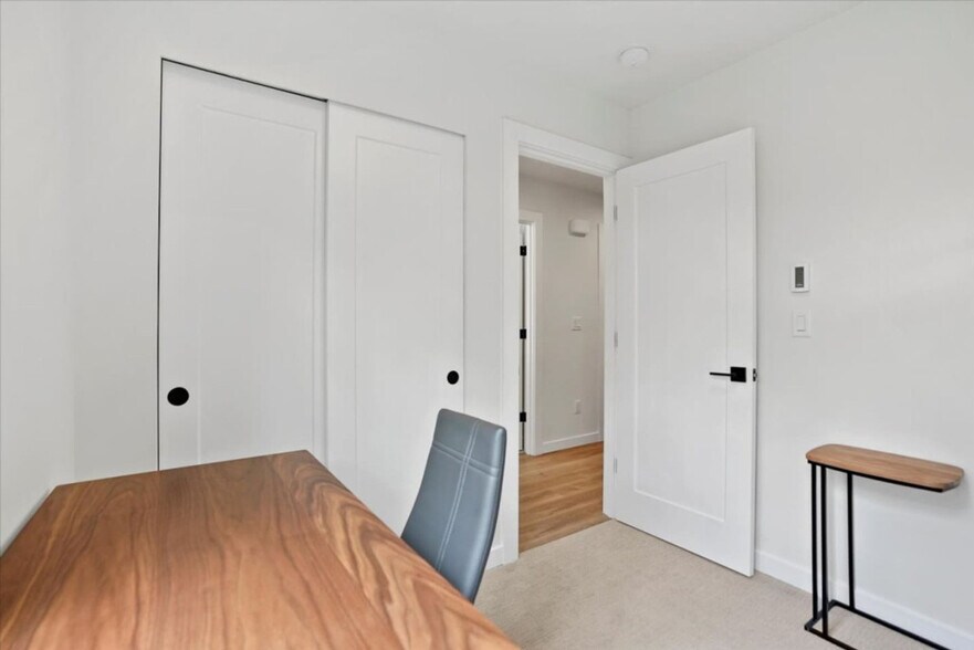 Building Photo - 823 NE 70th St
