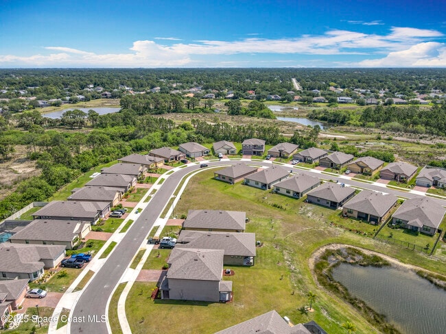 Building Photo - 870 Remington Green Dr SE