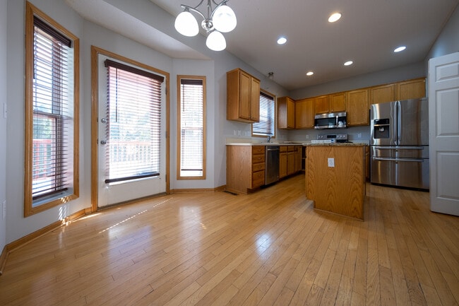 Building Photo - 12101 Waconia Cir NE