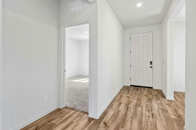 Building Photo - 1835 Shima Ave