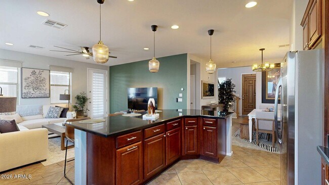Building Photo - 3272 E Meadowview Dr