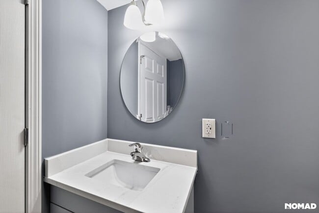 Building Photo - 512 Maple Ave