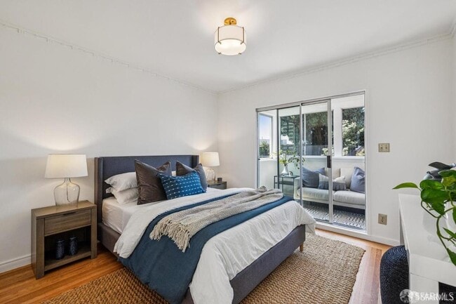 Building Photo - 845 44th Ave