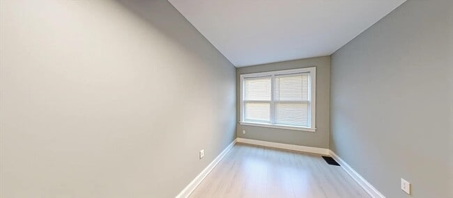 Building Photo - 9 Anderson St