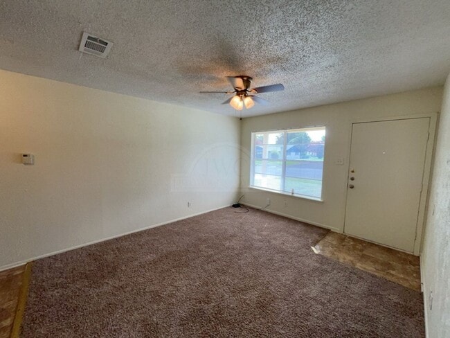 Building Photo - 1515 Janis Dr