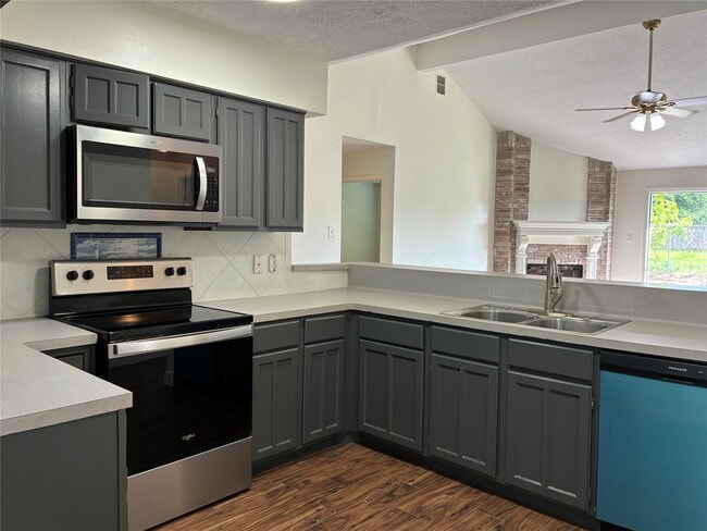 Building Photo - 17034 Coachmaker Dr