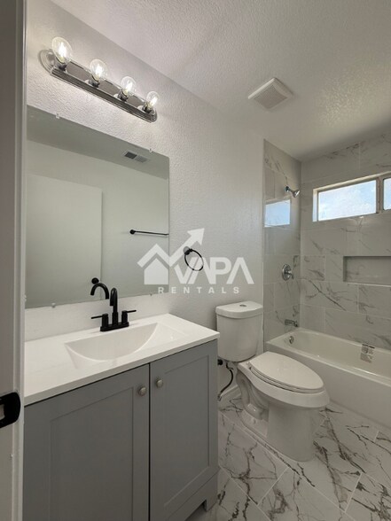 Building Photo - 5823 Midcrown Dr